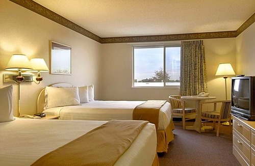 Redding Hotel | Ramada Limited Redding