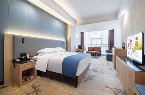 Lanshan District Hotel | Ramada Linyi North