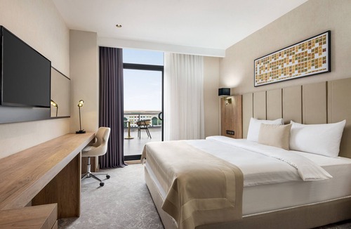 Batman Hotel | Ramada Plaza By Wyndham Batman