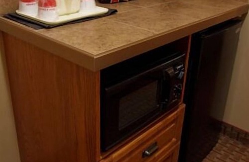 Urbandale Hotel | Ramada Tropics Resort & Conf Center by Wyndham Des Moines