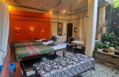Lovina Hotel | Rambutan Hotel