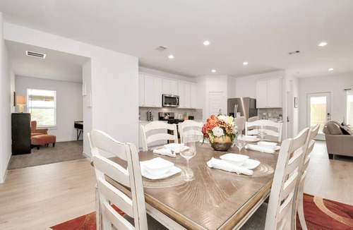 Barker House | Rammies Exquisite Home With Pool Access