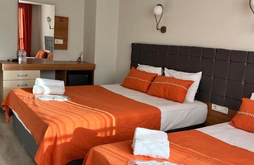 Guzeloba Mahallesi Hotel | Ramona Lara