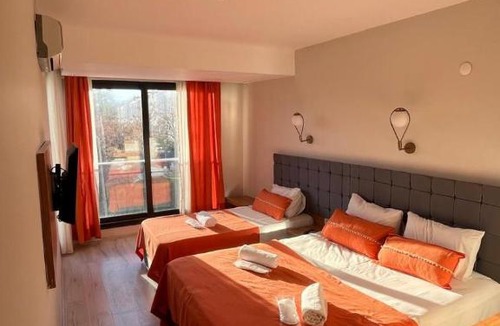 Guzeloba Mahallesi Hotel | Ramona Lara