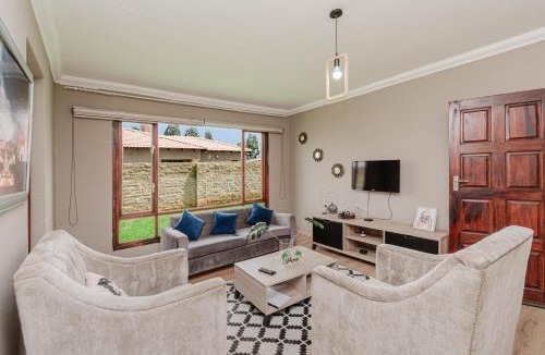 Henley on Klip Apartment | Rams Guest Suite- Private Furnished Home for Long Stays in Henley on Klip