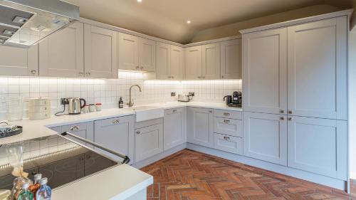 Ramsbury House | Ramsbury Cottage