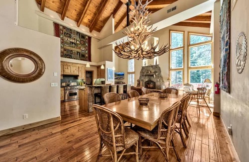 Truckee Cabin | Ramshorn Basecamp: Golf Course, Hot Tub, Bunk Beds, Beautiful Views, Arcade
