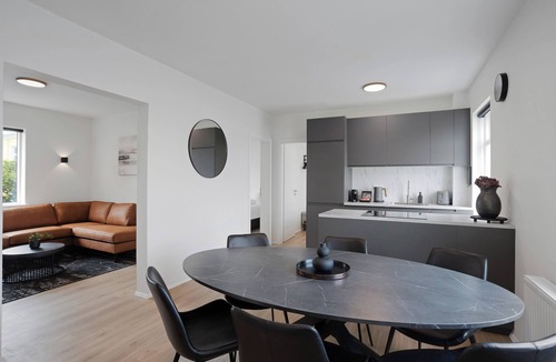 Vesturbær Apartment | Ranargata Three Bedrooms Apartments