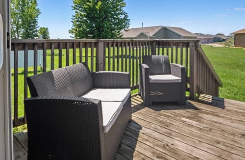 De Pere House | Ranch Modern Duplex 3BR Home in Green Bay, Sleeps 8