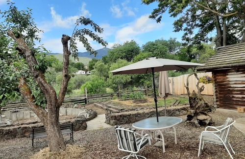 Hornbrook House | Ranch style 2 bedroom house