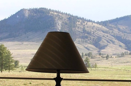 Nespelem House | Ranch Style Cabin on 20 Acres in the Beautiful Tunk Valley
