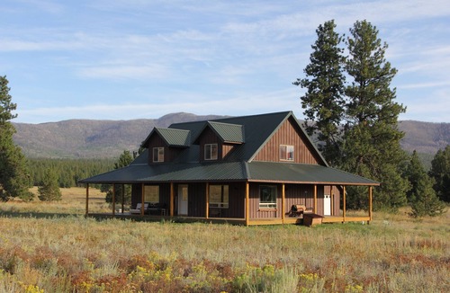 Nespelem House | Ranch Style Cabin on 20 Acres in the Beautiful Tunk Valley