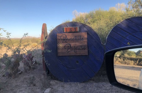 Pomerene Cabin | Ranchito Paraiso: Pet-friendly Rustic Elegance in the Desert
