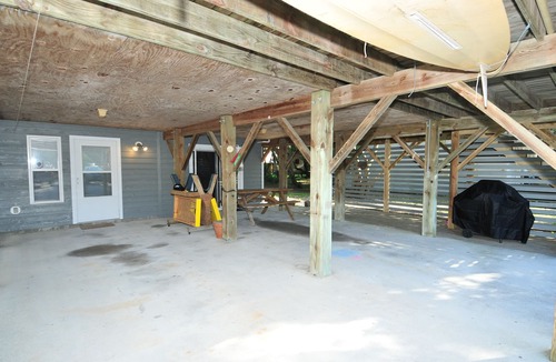 Kill Devil Hills House | Rancho Relaxo-3BR+Bunk Area, 7 min Walk to Beach, Shops, Food, Wi-Fi
