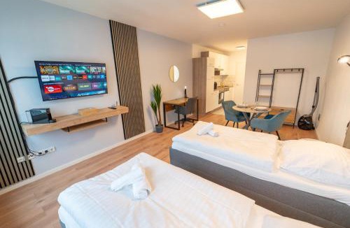 Fellbach Apartment | RANGE - 2 Apartments - Küche - WLAN - Netflix - Balkon - 1-6 Personen