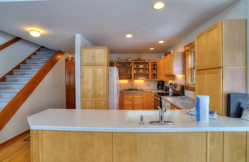 Rangeley House | Rangeley Lake Lodge - On Rangeley Lake with large lawn and close to town!