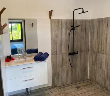 Rangiroa Ski Chalet | Rangiroa Reef Lodge