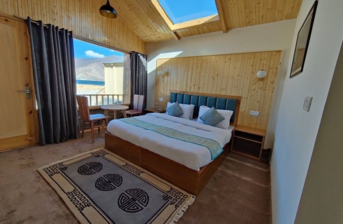 Man Hotel | Rangjon Resort