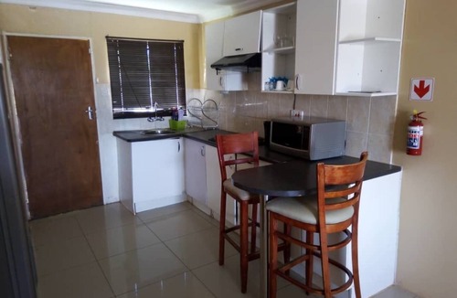 Molepolole Apartment | Ranks Guesthouse