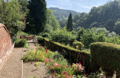 Matlock Bath Cottage | Ranmoor- beautiful character cottage with walled garden and gorgeous views.