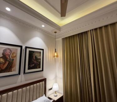 Gurugram Apartment | Rao Stays Luxury Studio on Golf Course Road