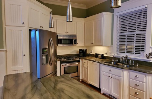 White Stone House | Rappahannock River 4 bdr 3 1/2 bath overlooking the River w/pool as in season.