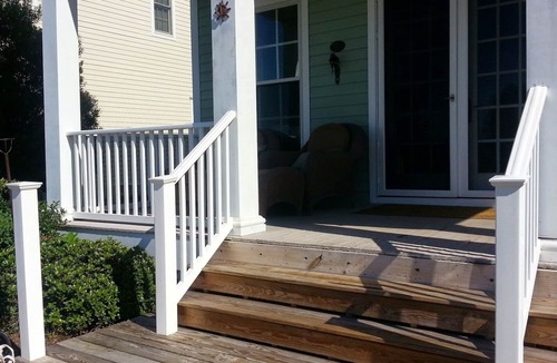 White Stone House | Rappahannock River 4 bdr 3 1/2 bath overlooking the River w/pool as in season.
