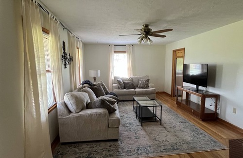 Huntly Cottage | Rappahannock's Vineyard Cottage!