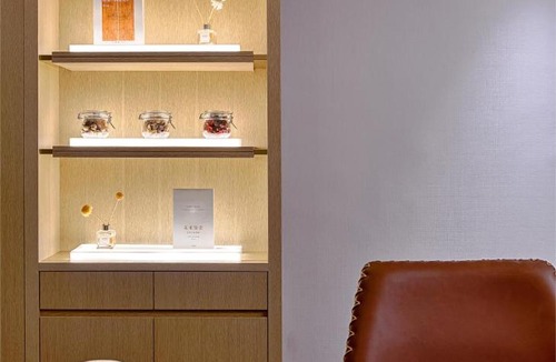 Nan An Hotel | RARA Esports Hotel-Nanping Wanda Plaza ,Close to HongyaCave and Jiefangbei, Metro Line 3 direct to Jiangbei International Airport just outside the hotel,Free laundry service and 24H butler service available, Great for both sightseeing and esports gaming