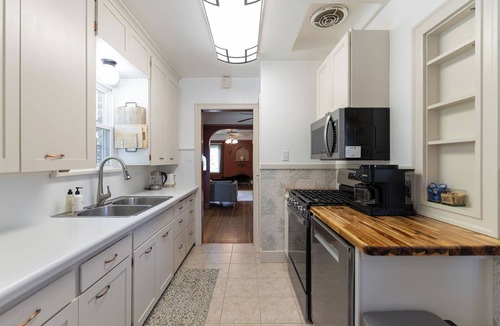 Northtown House | Rare 2 King Beds - Comfort Stay in Prime Location