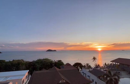 Haad Pleayleam House | Rare 5BR Oasis - 30m to Sea