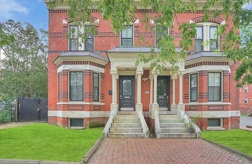 Metro Center House | Rare, Brick 6-bedroom Row house within minutes of Marvelous Springfield's