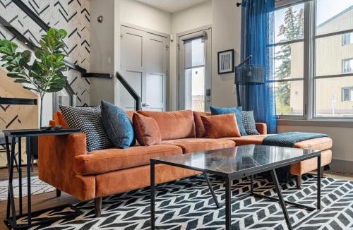 Kensington Bed & Breakfast | Rare Find, Double King Beds, Cozy and Vibrant