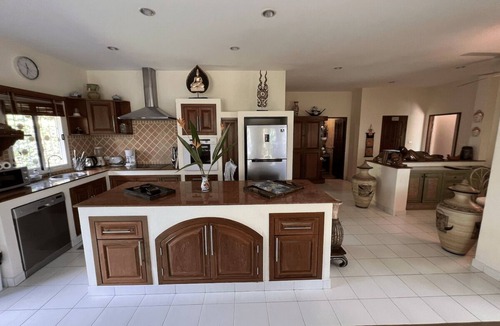 Rawai Villa | RARE ! villa, 3 bed-3 bath, pool-jacuzzi, tropical garden, property 1,600 m2,