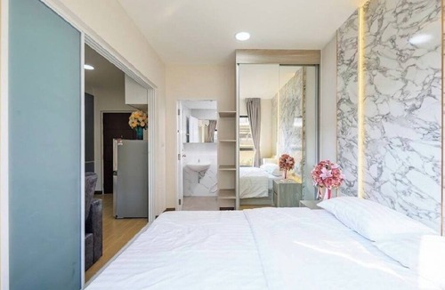 Bang Sao Thong Hotel | Raspberry Mansion