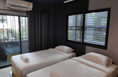 Ratchadaphisek Hotel | Ratch 66