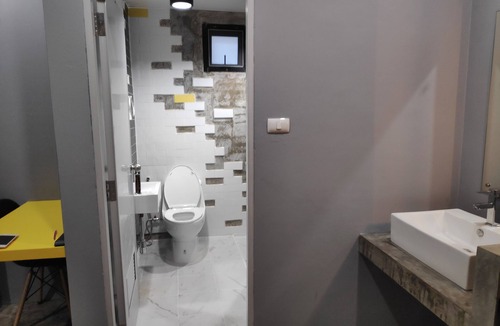 Ratchadaphisek Hotel | Ratch 66