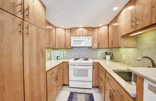 Palm Beach Shores Condo | Rates Lowered - Last Min Specials!