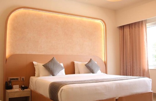 Town Hall Hotel | RATHNA RESIDENCY