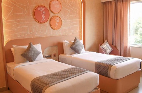 Town Hall Hotel | RATHNA RESIDENCY