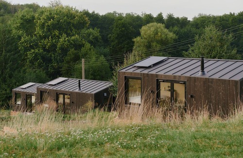 Lenzen Cabin | Raus | Cabins am See mit Sauna + Hot-Tub