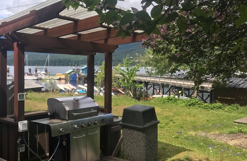 Sechelt Cabin | Raven Cabin on waterfront property of Porpoise Bay with beach access.