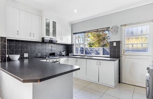 West Beach House | Ravens 17A - Three Bedroom House, Sleeps 6