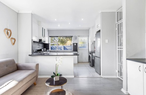 West Beach House | Ravens 17A - Three Bedroom House, Sleeps 6