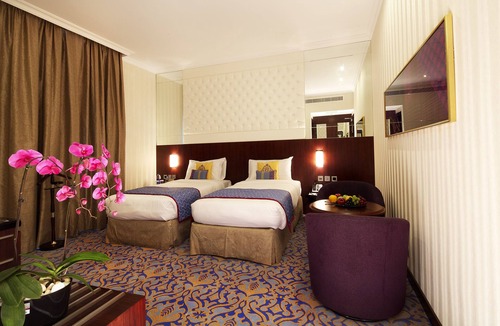 Al Mankhool Hotel | Raviz Center Point Hotel