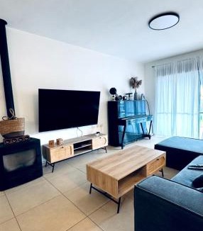 Qatsrin Apartment | Ray Guest Unit