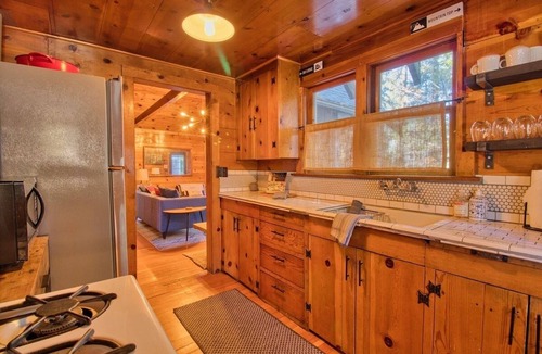 Wrightwood Cabin | Ray's Dear Cottage Ski-Bike-Hike-Glamp