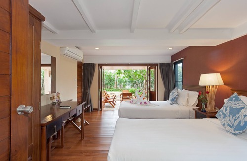 Cha-am Hotel | Raya Resort Beach front - The Most Green Resort in Cha-am