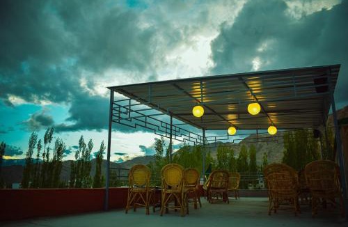 Leh Hostel | Raybo Hostel - Serene stay with 5 mins walk from the main market