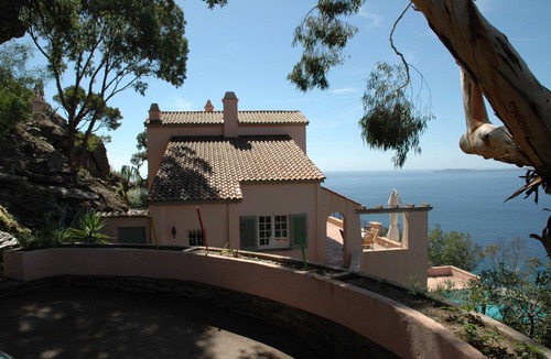 Le Rayol Villa | RayolCanadel ROYAL = 180 ° of the beautiful turquoise Gulf StTropez view, 1km beach. blan